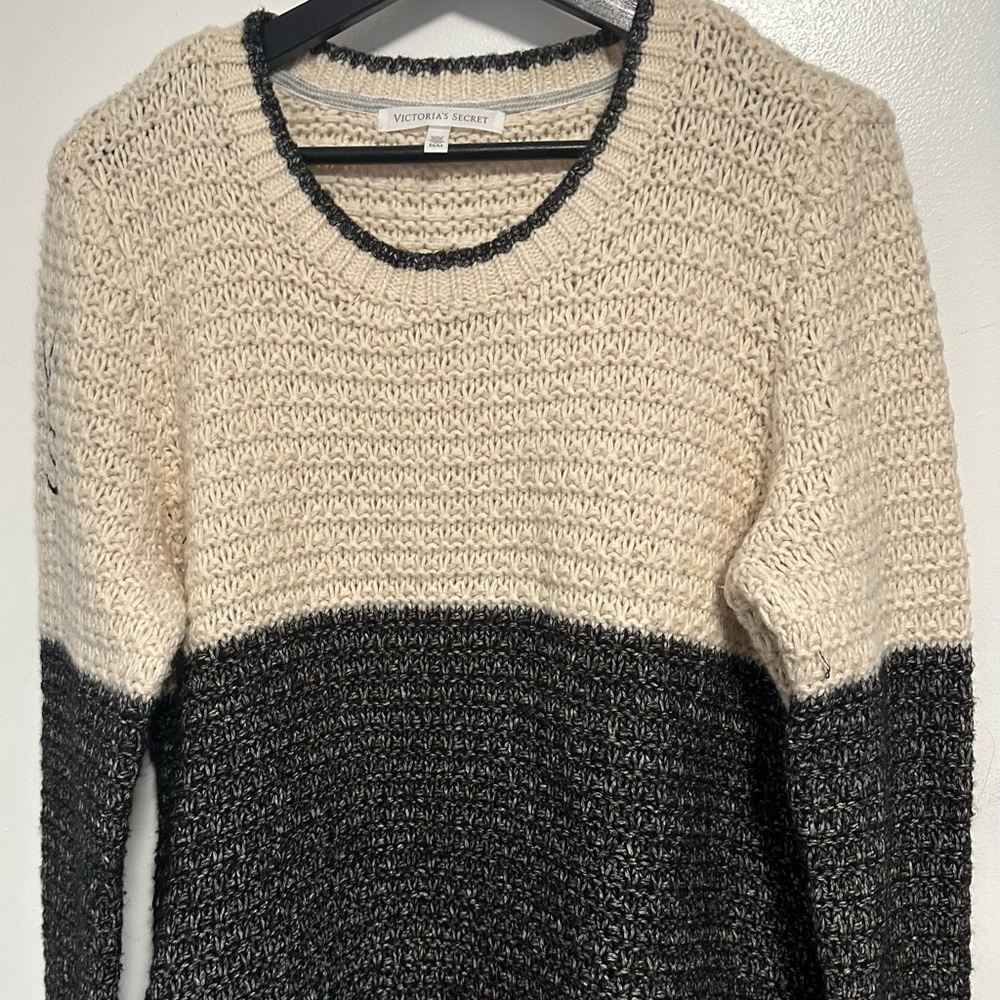 Essence Color Block Drop Shoulder Sweater - image 1